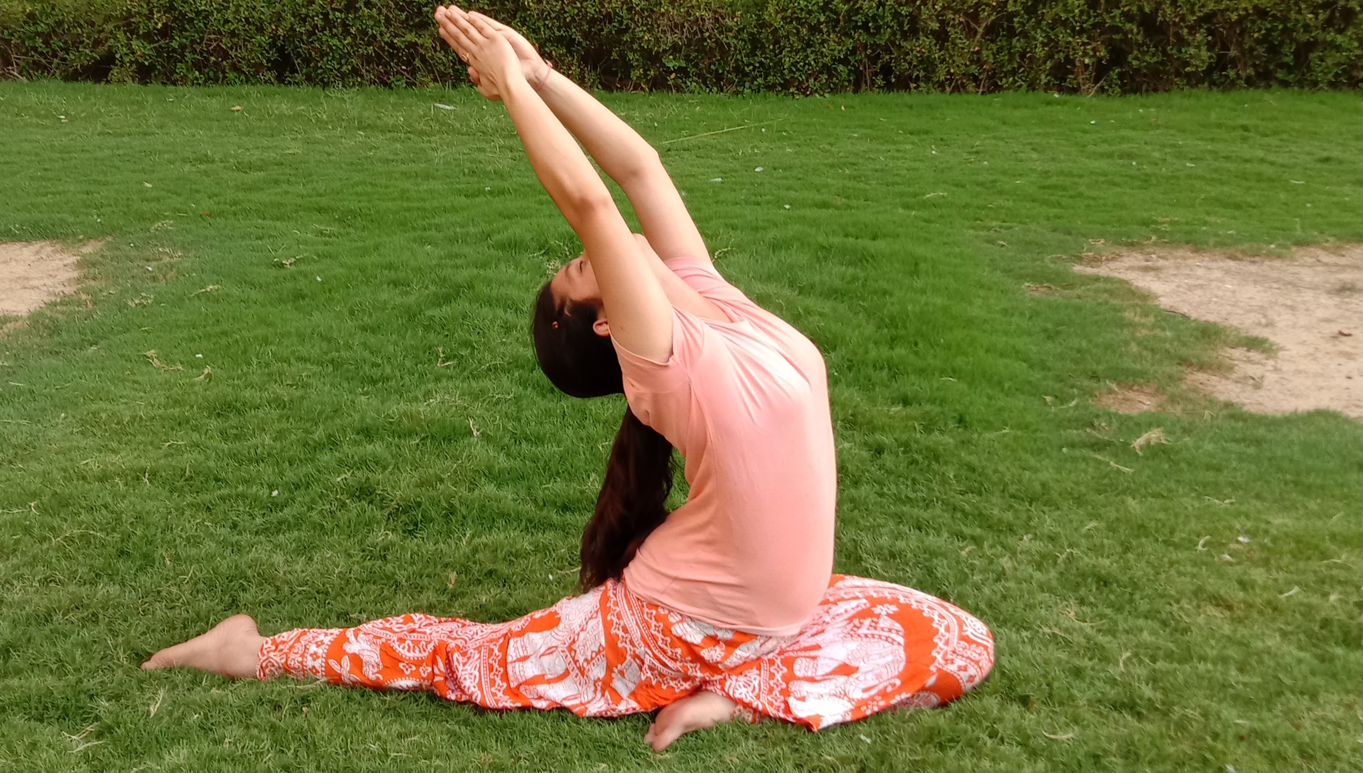 Raveena-tondon-yoga