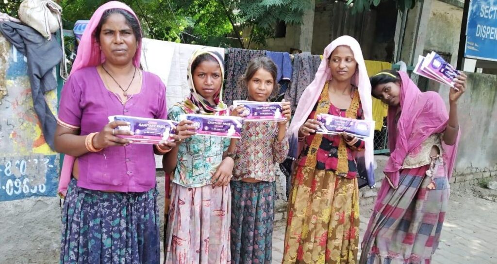 Raho-Safe-distributes-free-Sanitary-Pads-to-women-in-need-in-Delhi-NCR-and-Rajasthan.