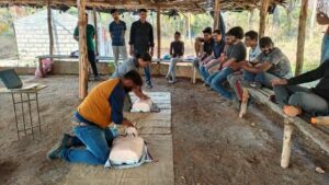 Advanced first-aid training for trek leaders